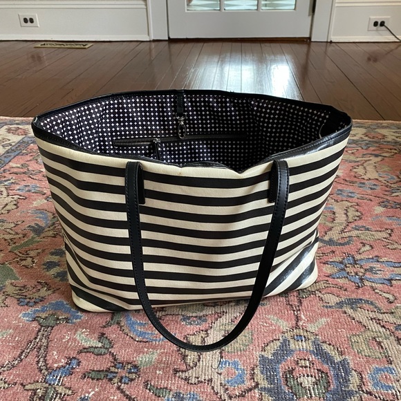 Dwell studio tote/diaper bag, good used condition - Picture 7 of 7